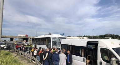 4 işçi servisi zincirleme kazaya karıştı: 2 yaralı