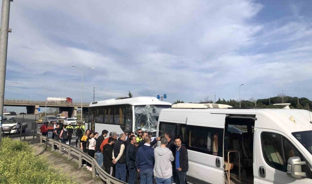 4 işçi servisi zincirleme kazaya karıştı: 2 yaralı