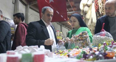 500 yıllık tarihi çarşıda Ramazan Bayramı yoğunluğu