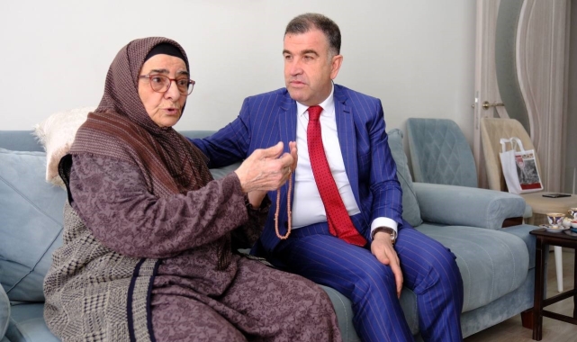 87 yaşındaki şehit annesiyle valinin muhabbetti gülümsetti