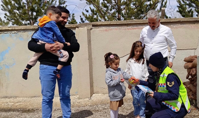 Ağrı'da jandarma "hayatla yarışılmaz" diyerek trafik denetimlerini artırdı