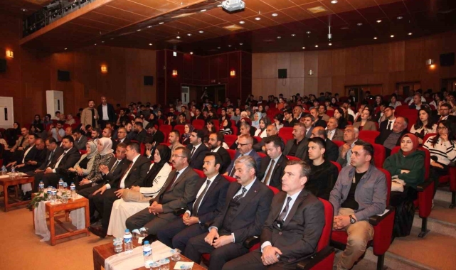 Ahlat'ta 'Tarihe Damga Vuranlar Haluk Dursun' anma programı düzenlendi