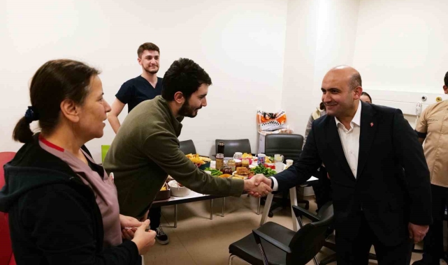 AK Parti İl Başkanı Albayrak'tan sağlık çalışanlarına ve emniyet güçlerine bayram ziyareti