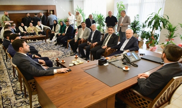 AK Parti Karabük milletvekillerinden Belediye Başkanı Çetinkaya'ya ziyaret