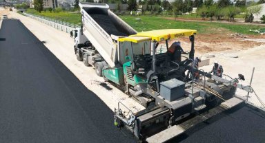 Akçakale yolunda asfalt çalışması