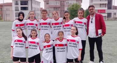 Akıncılarspor Kadın Futbol Takımı, ilk maçını yaptı