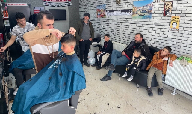 Aksaray'da berberlerde bayram yoğunluğu