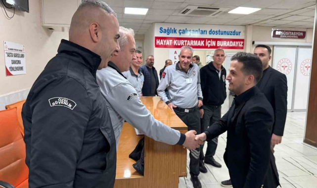 Aküzüm bayramda sağlık emekçileriyle bir araya geldi