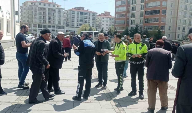 Akyurt İlçe Emniyet Müdürlüğü ekipleri vatandaşları dolandırıcılara karşı uyardı