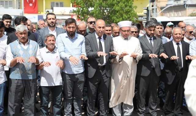 Alacalılar yağmur duasına çıktı
