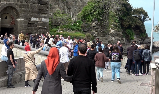 Amasra 8 günde nüfusunun 100 katı turist ağırladı