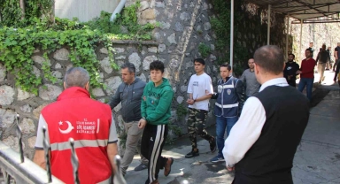 Amasya'da İl Göç İdaresi binasından kaçan 25 kaçak göçmenden 24'ü yakalandı, bakanlık soruşturma başlattı