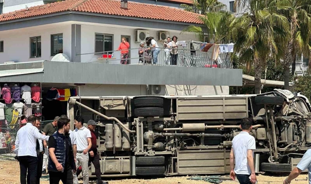 Antalya'da feci kaza: 29 yaralı