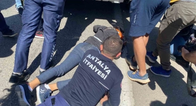 Antalya'da yürekleri ağza getiren kaza: 50 yıllık kamyon şoförünün refleksiyle hayatta kaldı