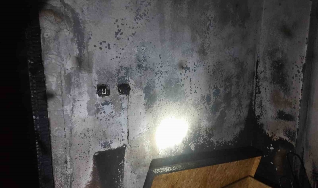 Apartman dairesinde korkutan yangın