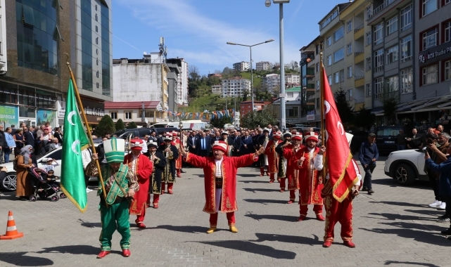 Arhavi Belediye Başkanı Ataselim görevi devraldı