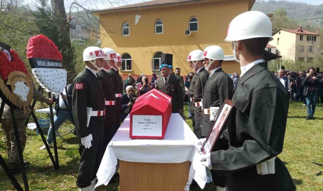 Askeri birliğinde yatağında ölü olarak bulunan asker son yolculuğuna uğurlandı