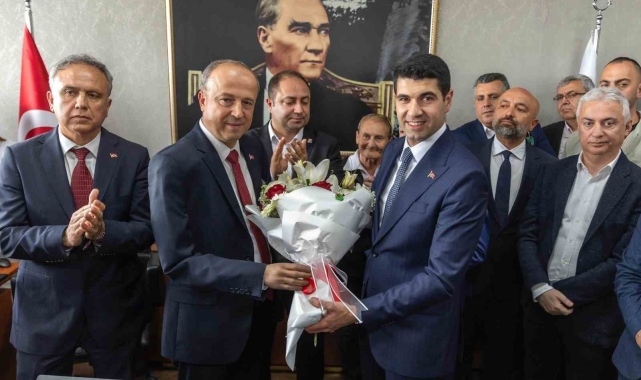 Avcılar Belediye Başkanı seçilen Utku Caner Çaykara görevi devraldı