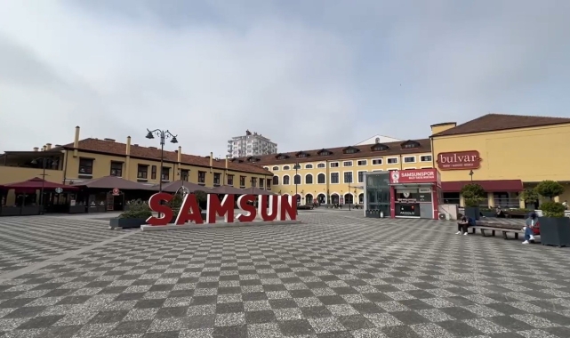 AVM'de kadınların kavgası kameraya yansıdı