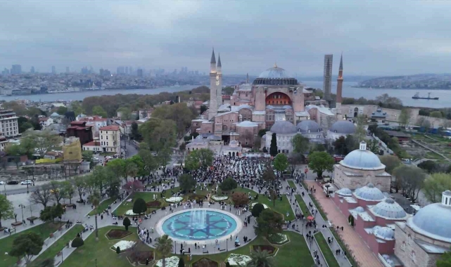 Ayasofya-i Kebir Cami-i Şerifi'nde bayram namazı