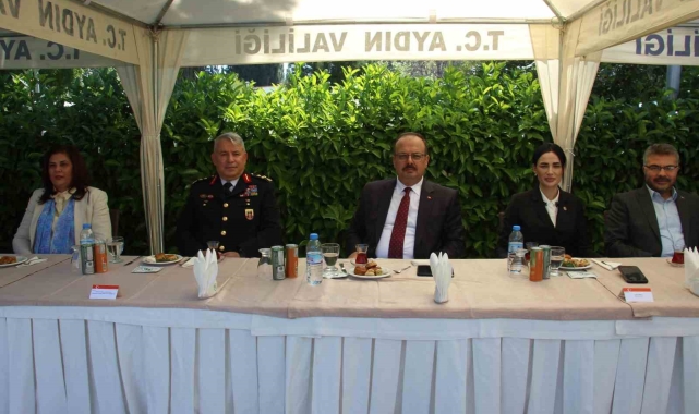 Aydın protokolü bayramlaştı