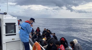 Ayvacık açıklarında 29 kaçak göçmen kurtarıldı