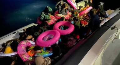 Ayvalık açıklarında 42 düzensiz göçmen yakalandı