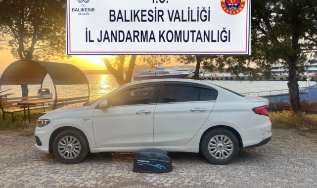 Ayvalık'ta 29 düzensiz göçmen ve 2 organizatör yakalandı