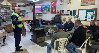 Babaeski'de jandarma traktör sürücülerini bilgilendirdi