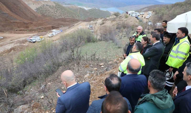 Bakan Bayraktar, İliç'te çalışmaları inceledi