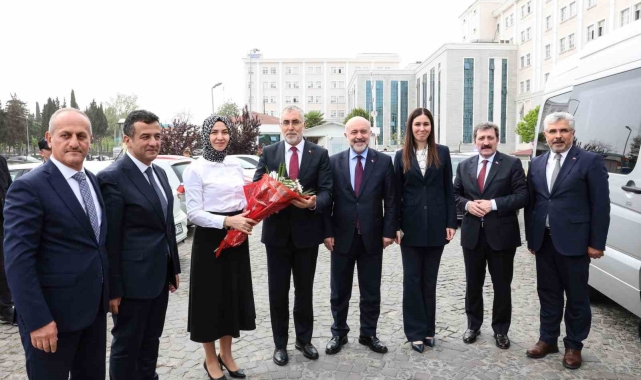 Bakan Işıkhan, SGK İl Müdürlüğündeki çalışmaları inceledi