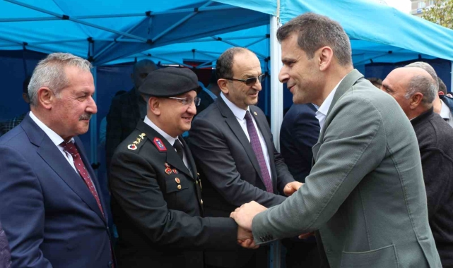 Bakan Osman Aşkın Bak, Rize'de bayramlaşma törenine katıldı