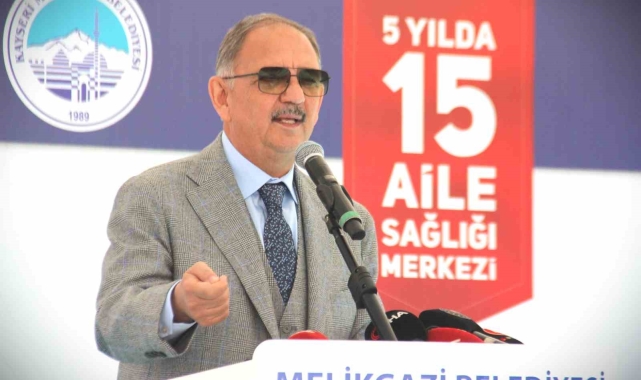 Bakan Özhaseki: "Deprem bölgesinde bakanlık olarak binden fazla şantiyemiz var, 300 bin konutun yapımı devam ediyor"