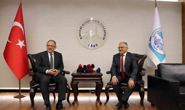 Bakan Özhaseki'den Büyükkılıç'a "hayırlı olsun" ziyareti