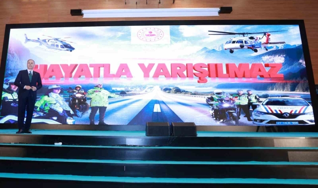 Bakan Yerlikaya açıkladı: Bayram tatilindeki trafik kazalarında 75 kişi hayatını kaybetti, 10 bin 810 kişi yaralandı