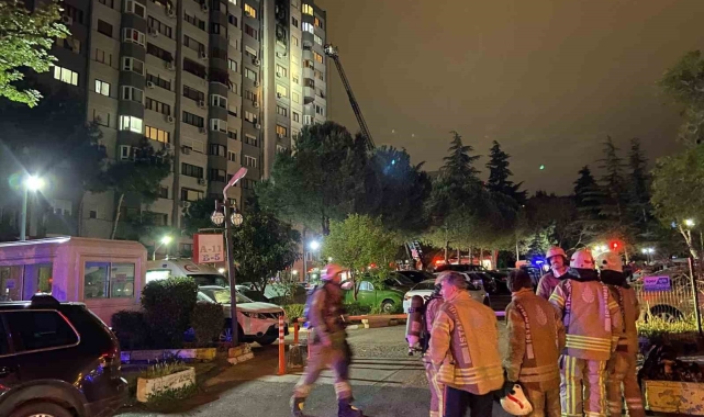 Bakırköy'de 15 katlı binada korkutan yangın