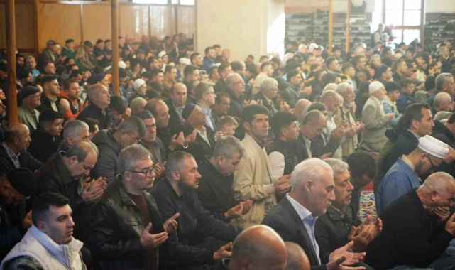 Balıkesir protokolü Zağnos Paşa'da bayramlaştı