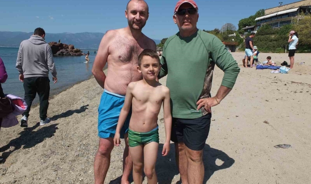 Balıkesir'de deniz sezonu tatilcilerle erken açıldı