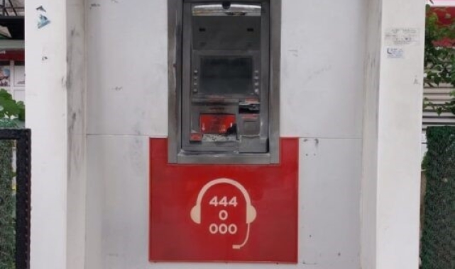 Banka ATM&#039;sini yakmak istediler