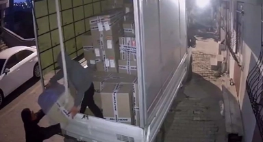 Başakşehir'de 950 bin TL'lik hırsızlık kamerada