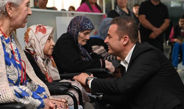 Başkan Ahmet Akın, bayram ziyaretlerini sürdürüyor