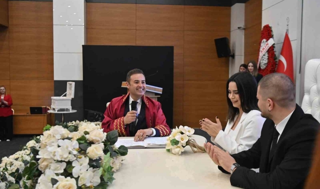 Başkan Ahmet Akın ilk nikâh sözünü tuttu