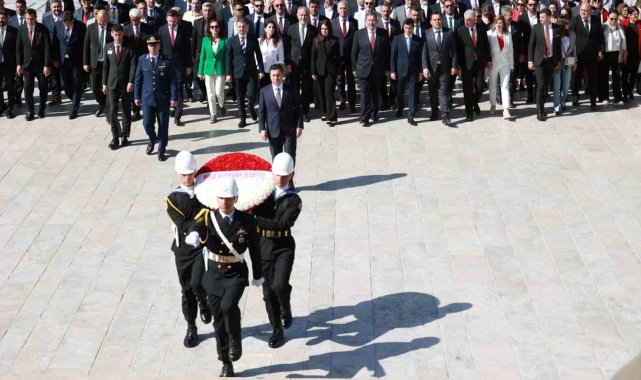 Başkan Ahmet Aras ve 11 ilçe Belediye başkanı Anıtkabir'de