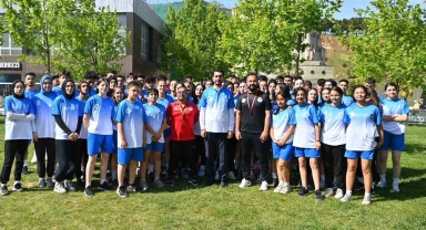 Başkan Bingöl, Tuzla Belediyesi Spor Akademisi öğrencileri ile spor yaptı