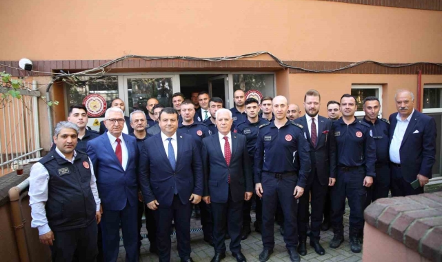 Başkan Bozbey'den Büyükşehir çalışanlarına bayram ziyareti