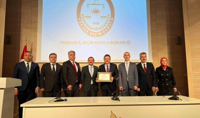 Başkan Genç mazbatasını aldı
