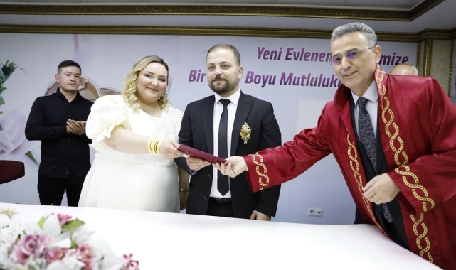Başkan Kurnaz, ilk nikahını kıydı