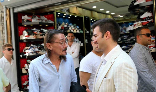 Başkan Mandalinci vatandaşlarla bayramlaştı