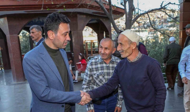 Başkan Önal, bayramın ilk gününde ilçe sakinleriyle buluştu