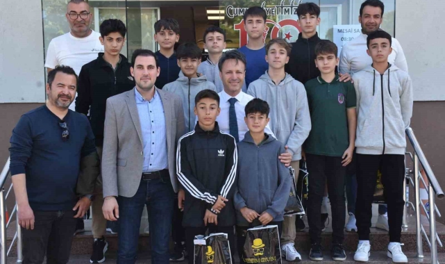 Başkan Soyuak, şampiyon sporcularla bir araya geldi